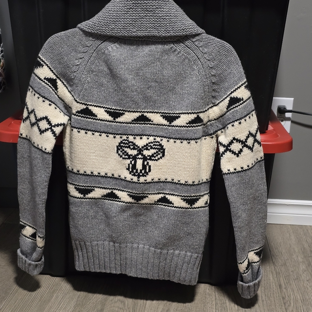 Size Large TNA Cowichan Lambswool Sweater From Aritzia. - Picture 2 of 5